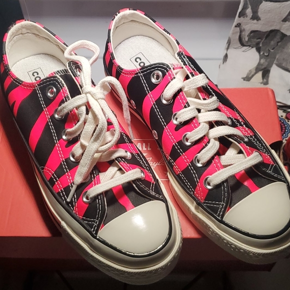 Shoes - Picture 3 of 4